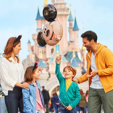 Family in Disneyland Paris