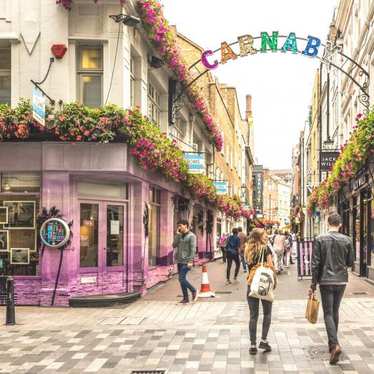 London - Carnaby street - colours - people in street