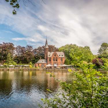 Romantic Minnewater on a sunny day