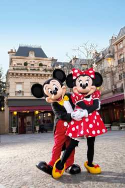 Mini and Micky mouse in Disneyland Paris@