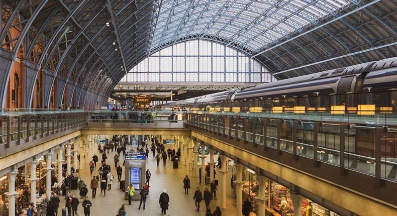 st pancras international left luggage