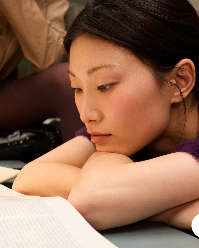 A quiet reading scene representing reflective practice and field learning.