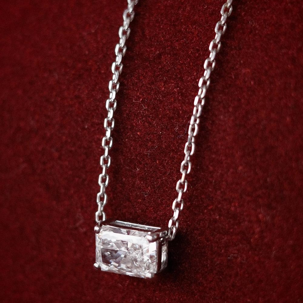 สร้อยคอ Radiant Cut Necklace 1ct