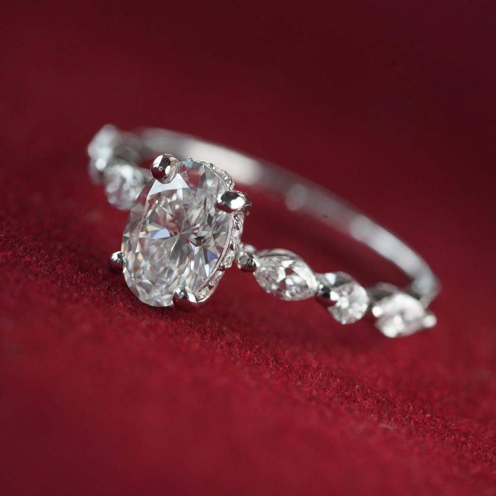 แหวนเพชรผู้หญิงทรง Oval Lab grown 1ct