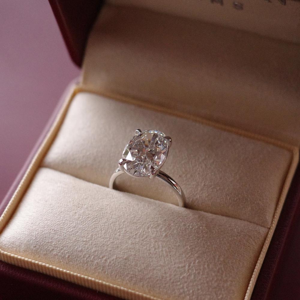 แหวนเพชรผู้หญิง Oval Lab Grown 3.00ct