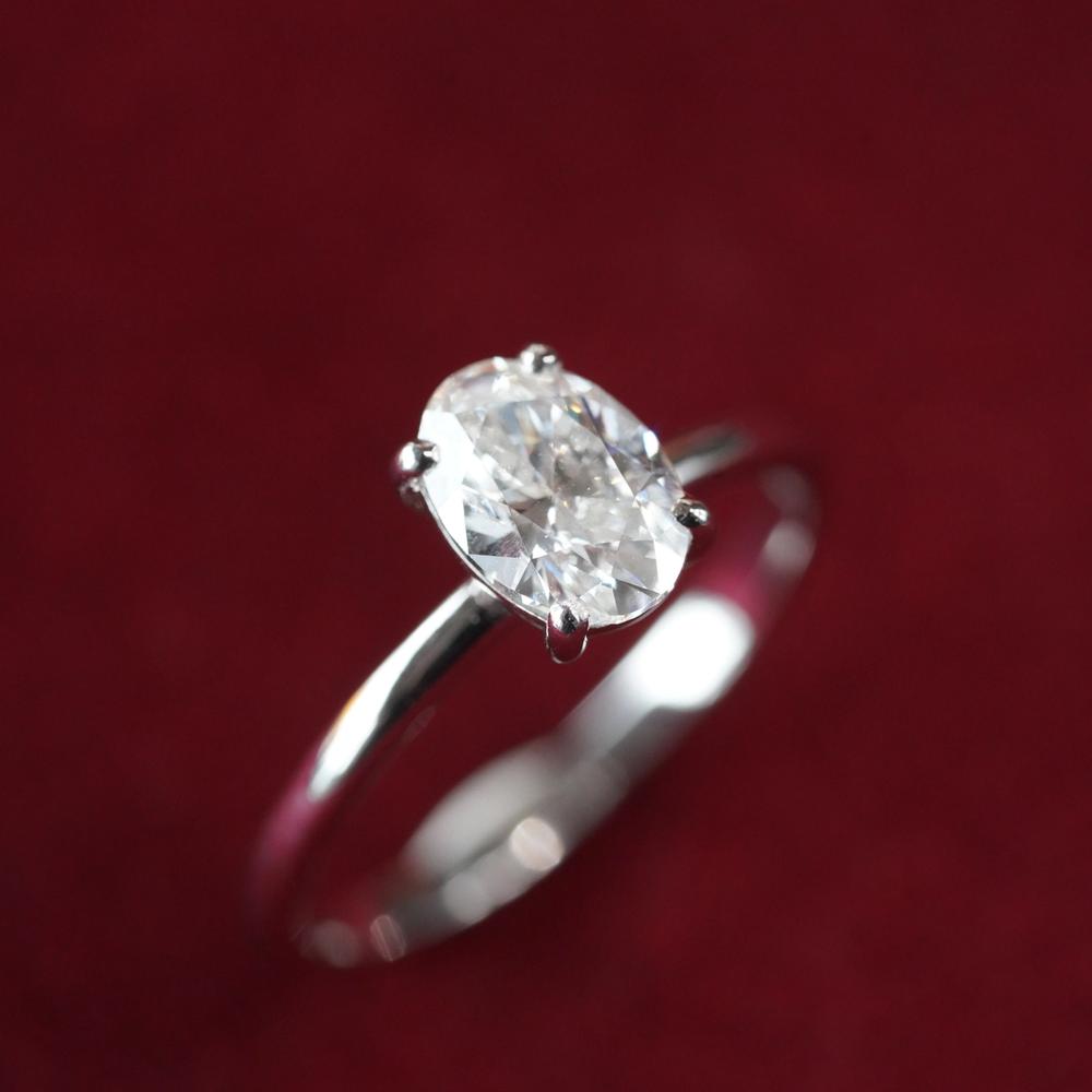 แหวนเพชรผู้หญิงทรง Oval Lab Grown 1ct
