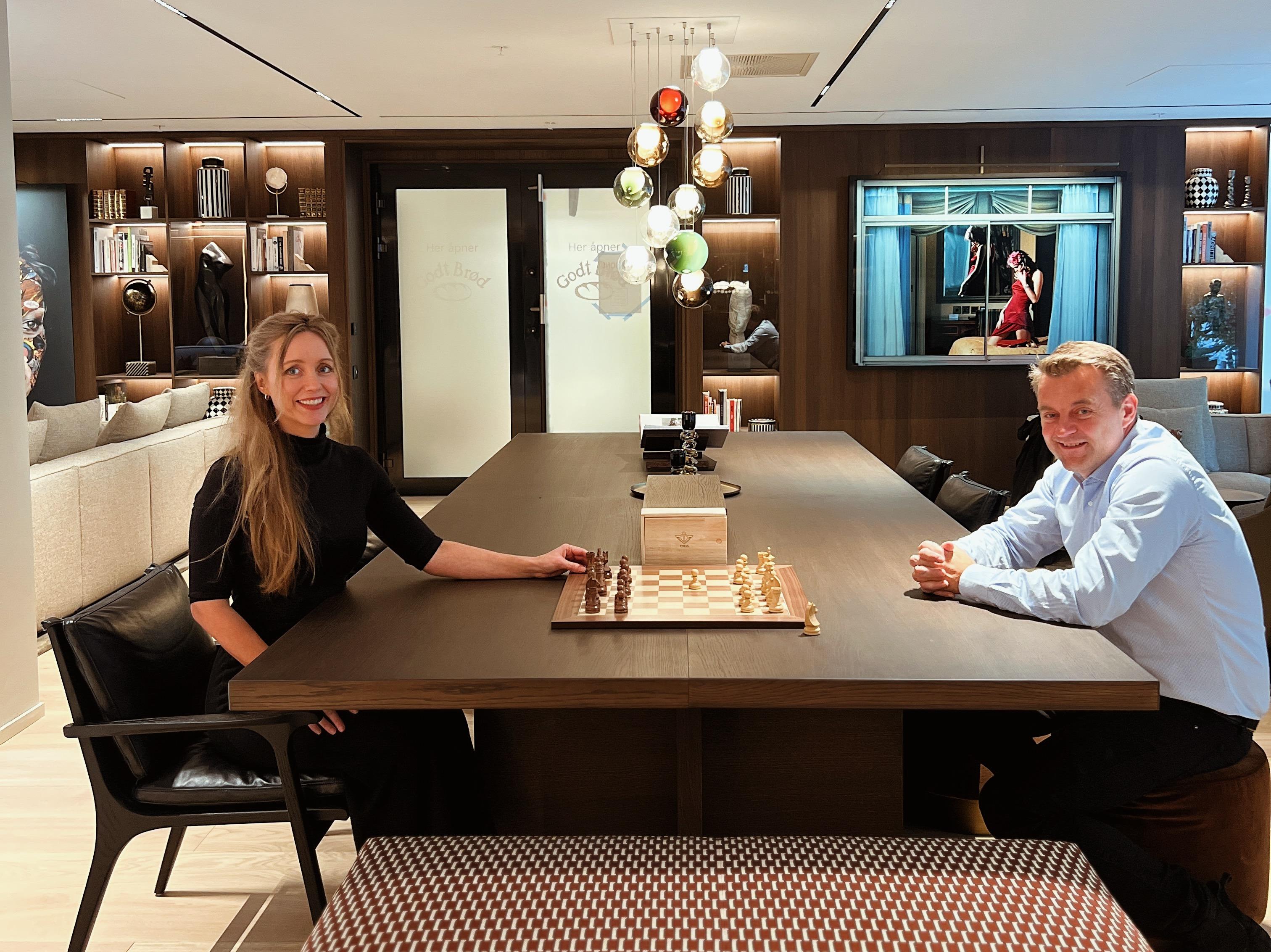 Interiørarkitekt Cathrine Nordhus og eiendomssjef Harald Thoresen.