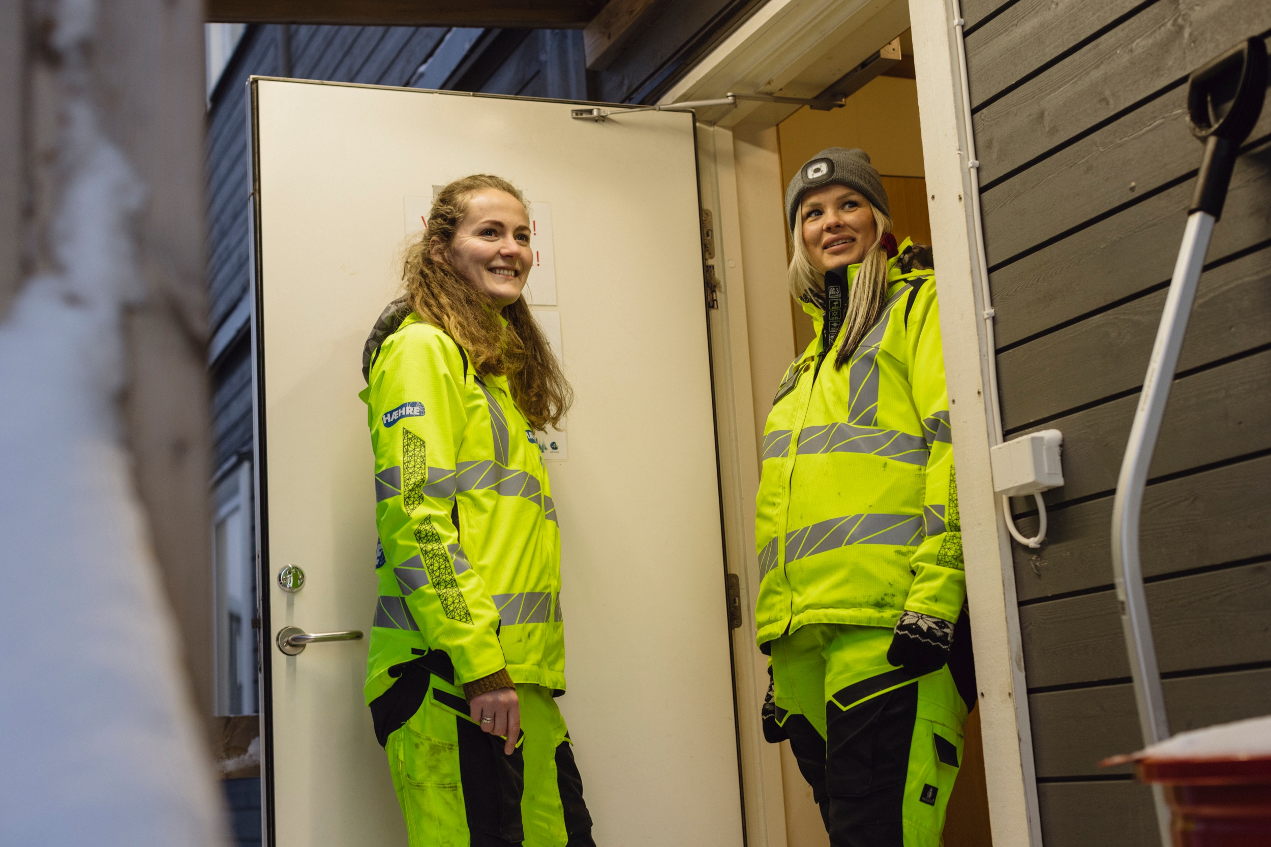 Fire kvinner forteller om camp-livet