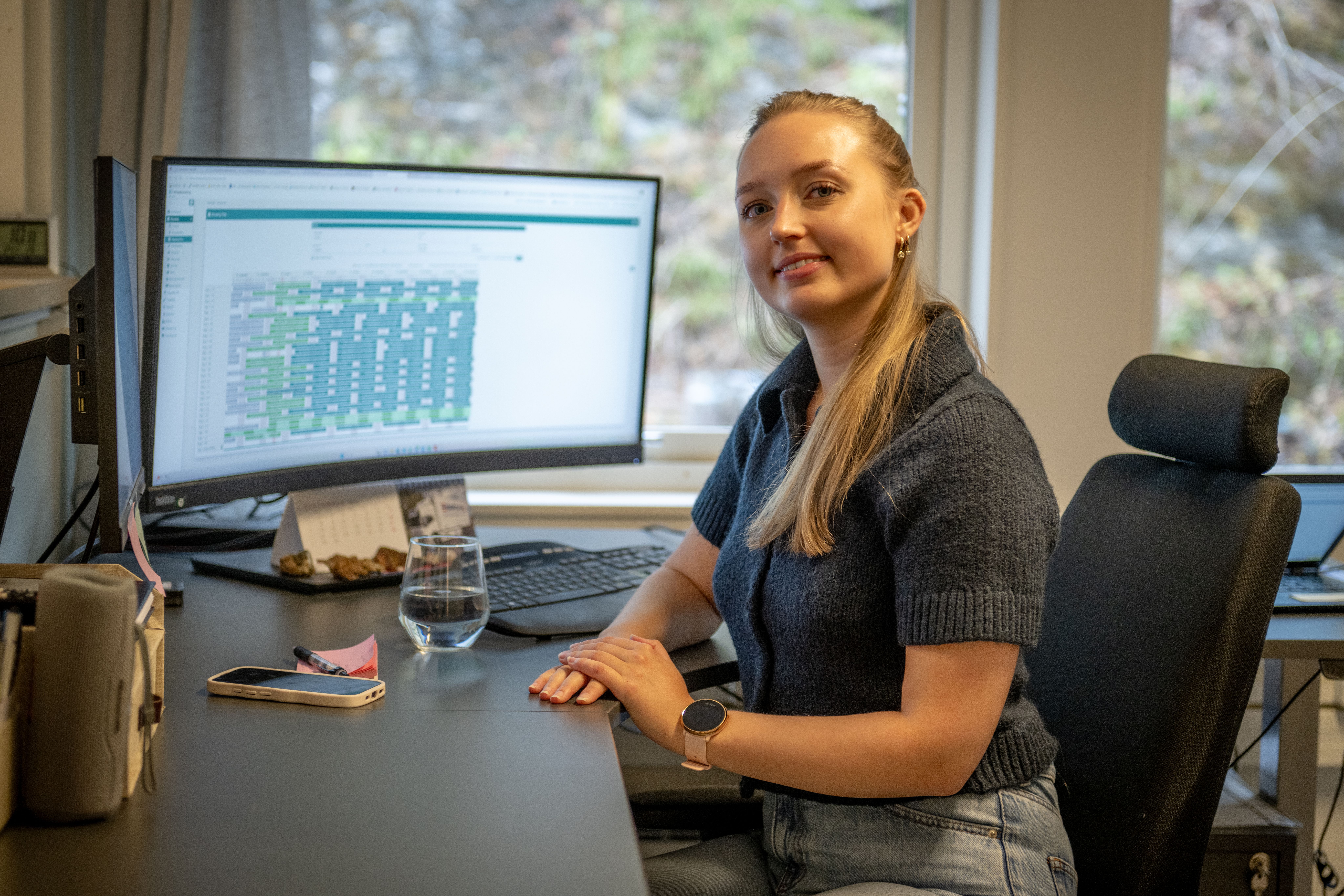 Jeg var spent på hvordan det ville bli, både med skiftordning og det å være kvinne i bransjen, sier Elin.