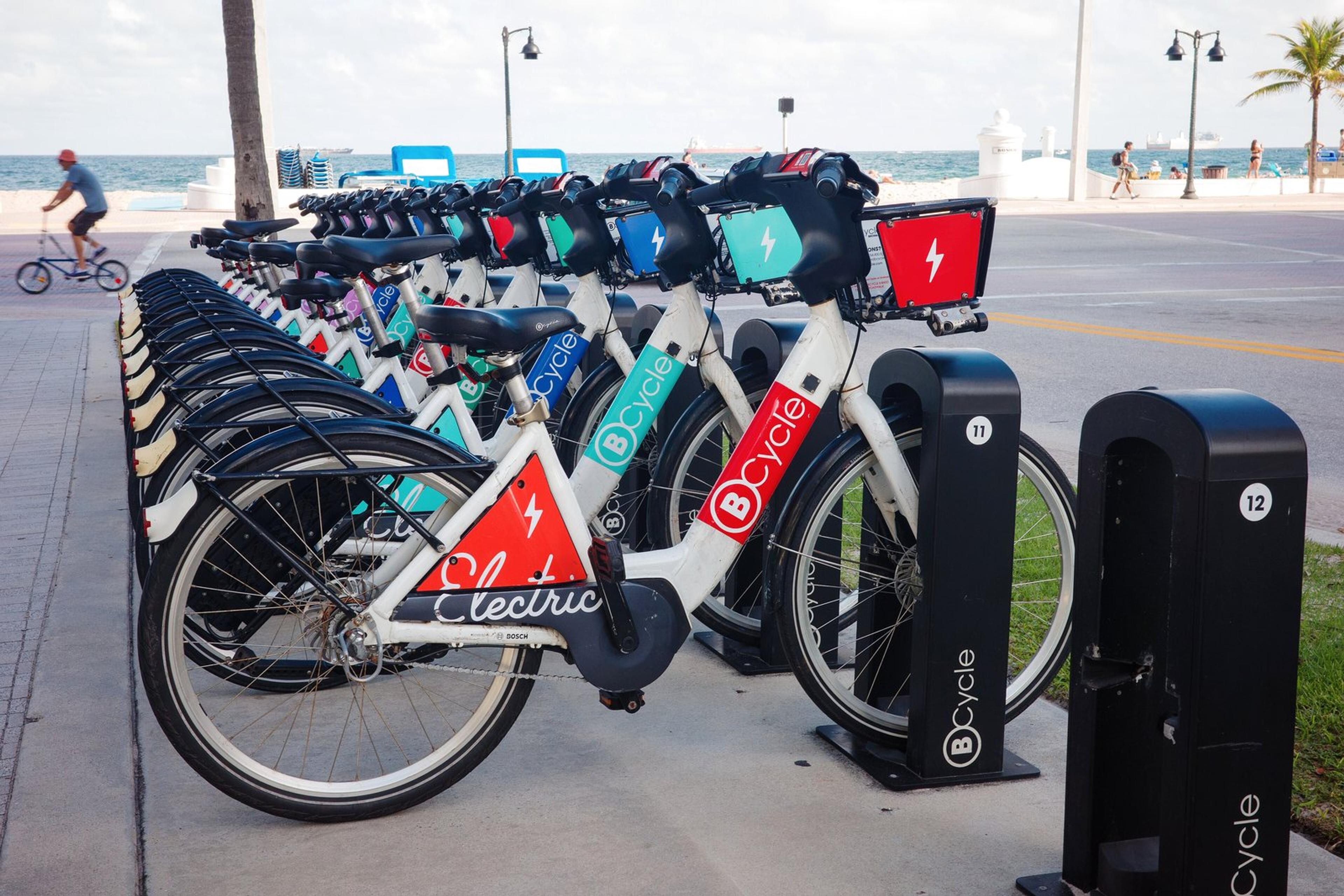 Palm Beach County advances proposed micromobility rules, with Dec. 1 hearing next