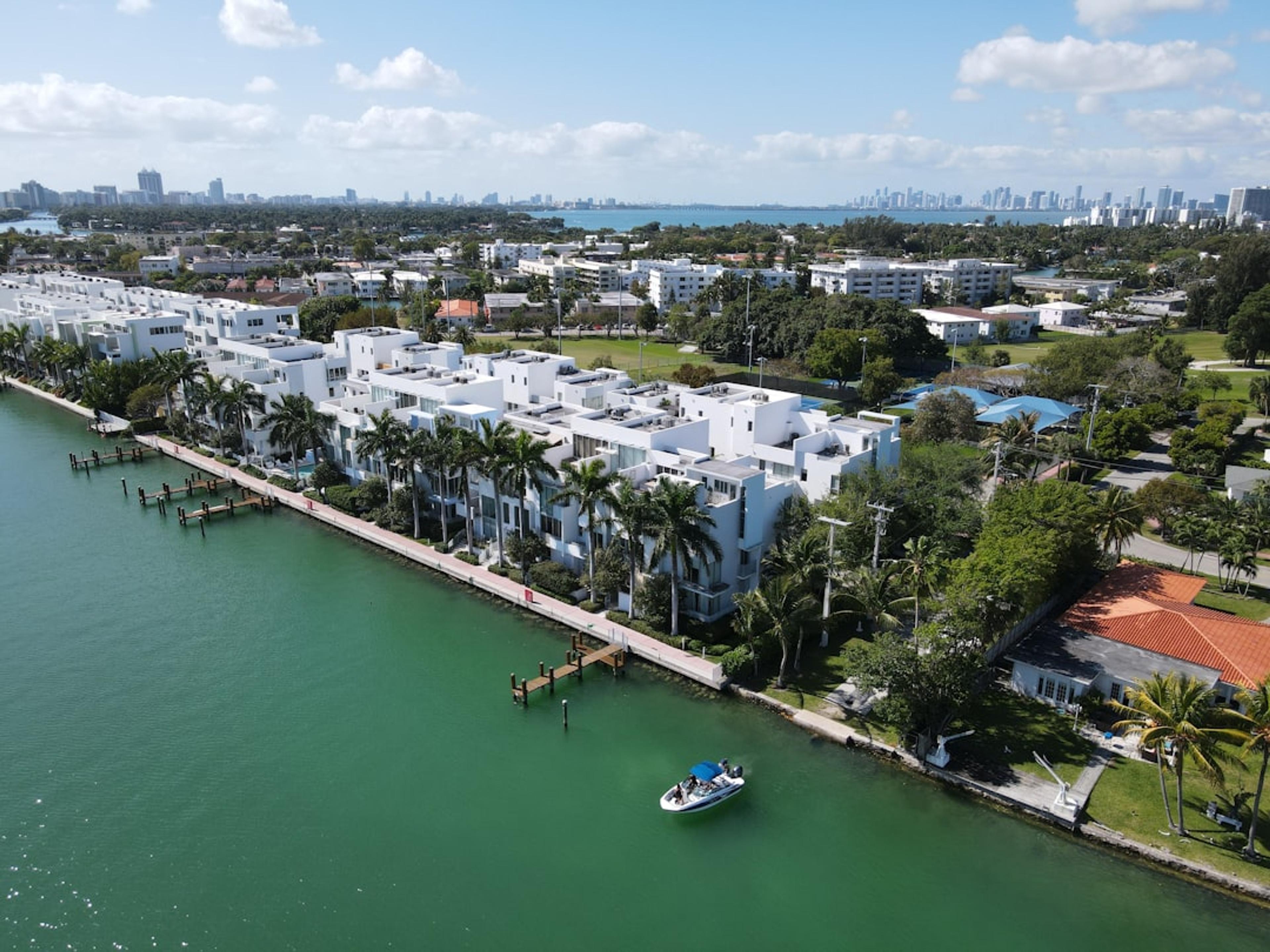 Ross Expands South Florida Footprint with Coral Springs Deal