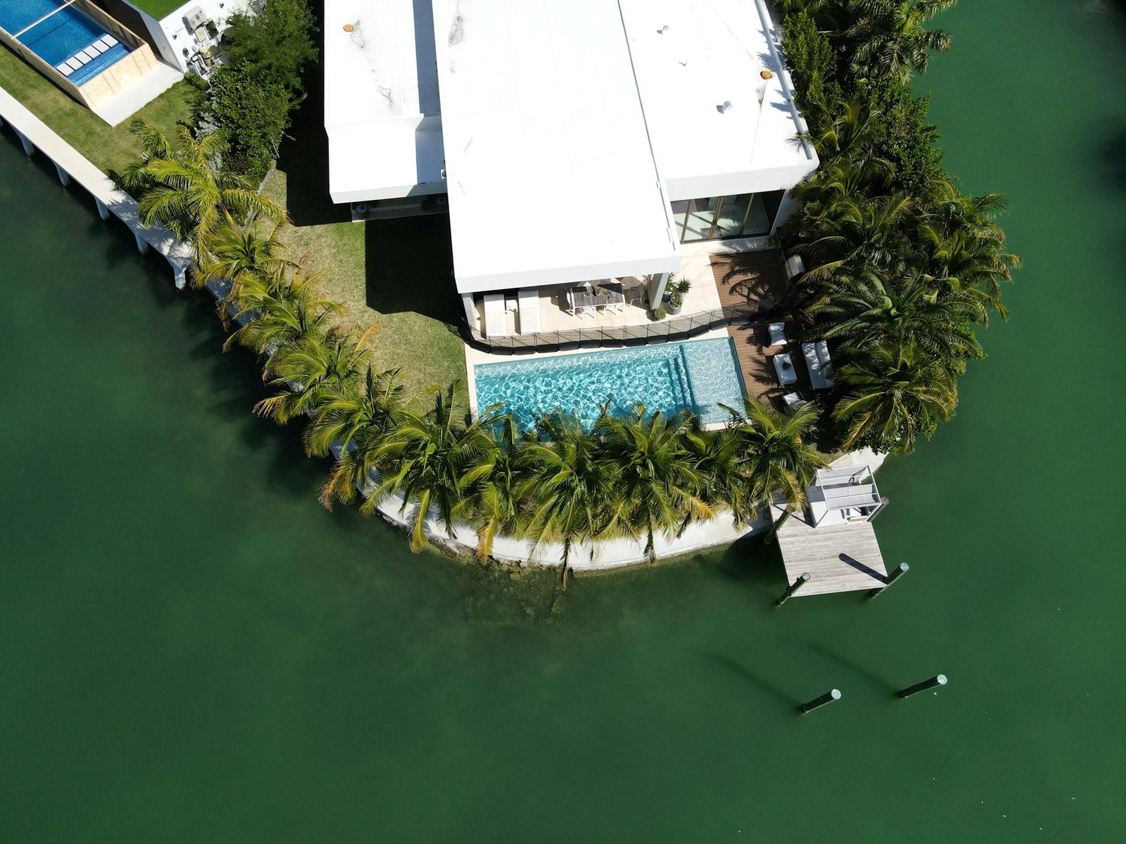 South Florida’s $1M-plus home sales rise as September closings fall