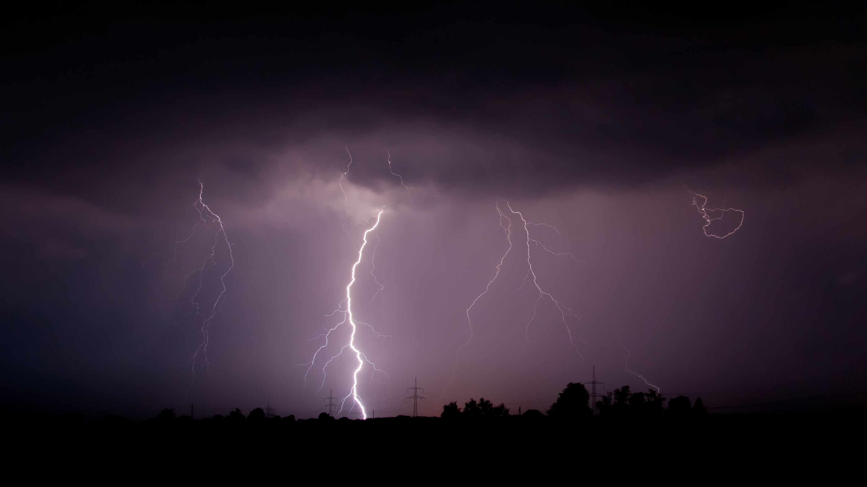 Why utilities lose time before storm crews start work