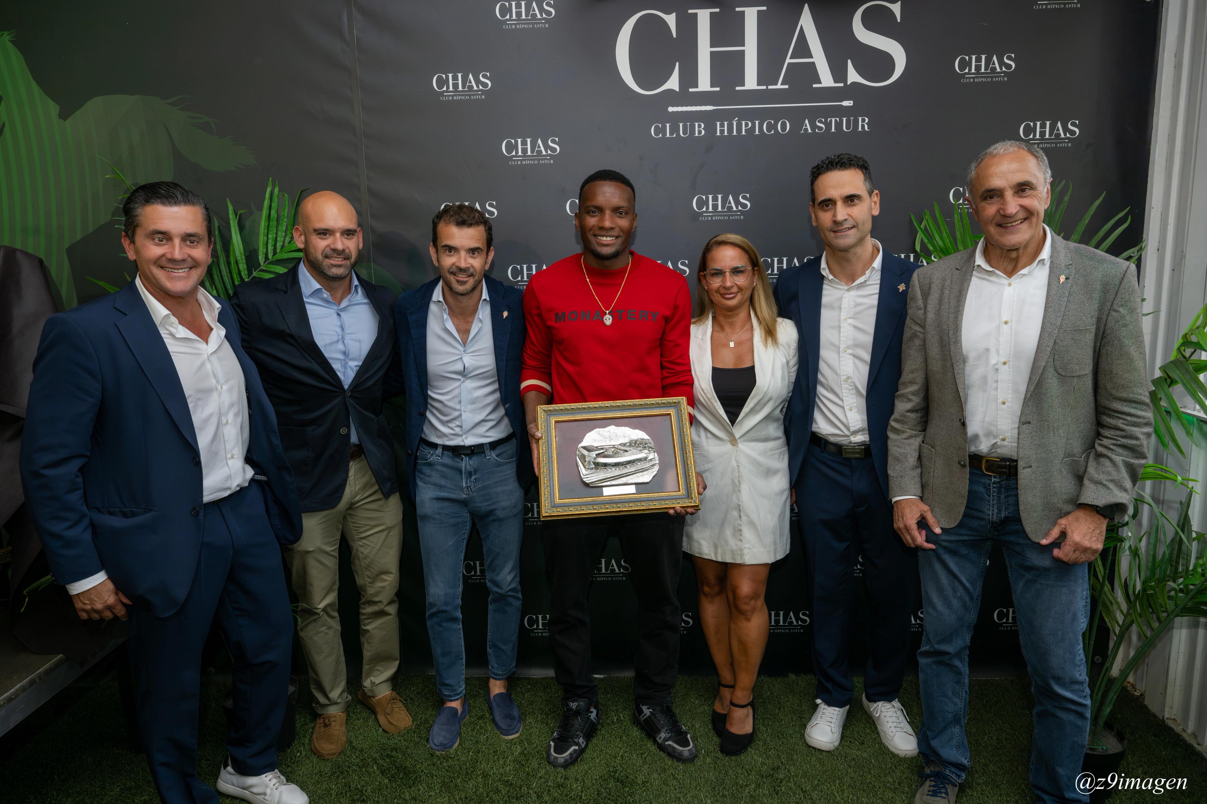 Entrega del Molinón de Plata de la Federación Sportinguista en el CHAS