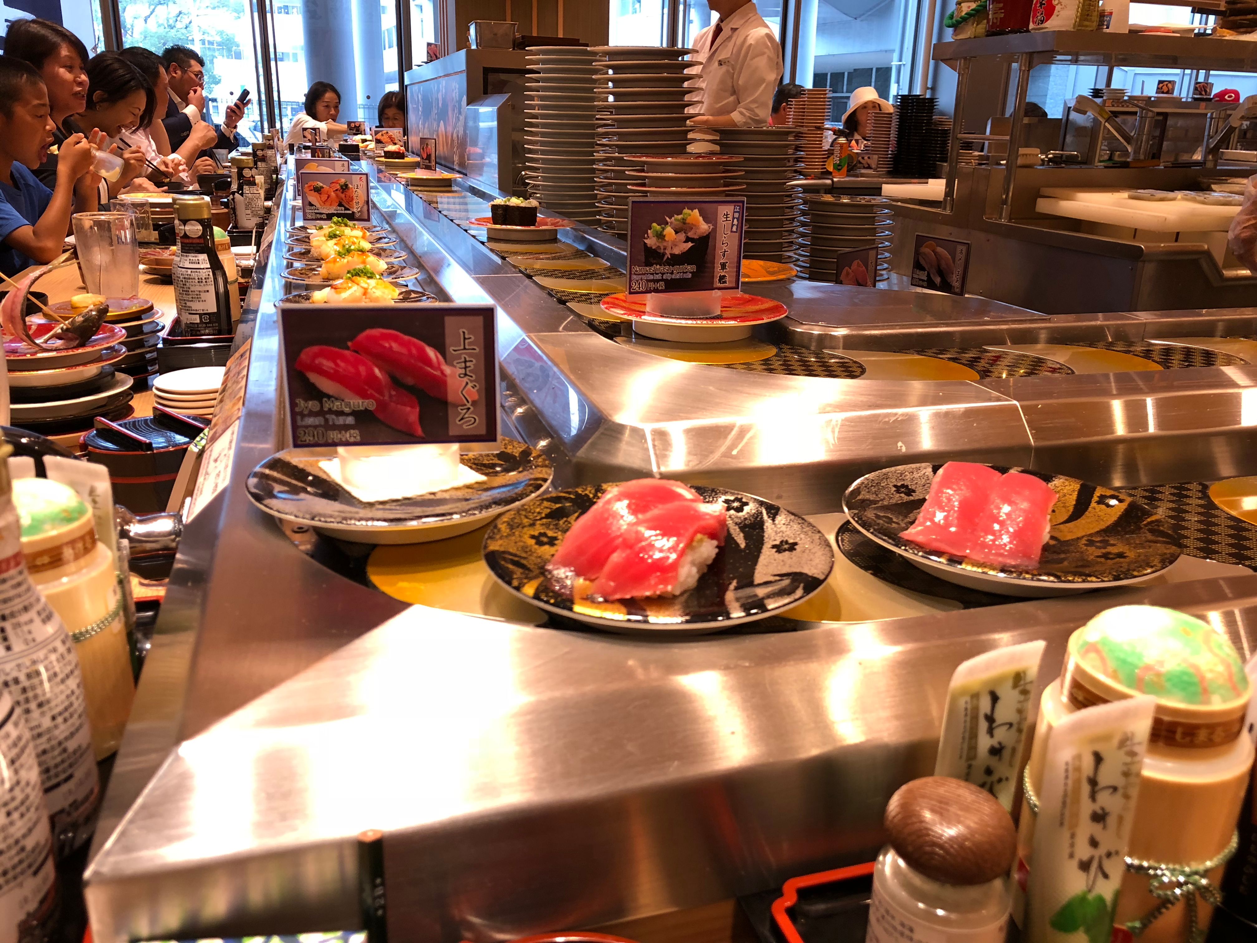 Let’s eat at a Kaiten Sushi!