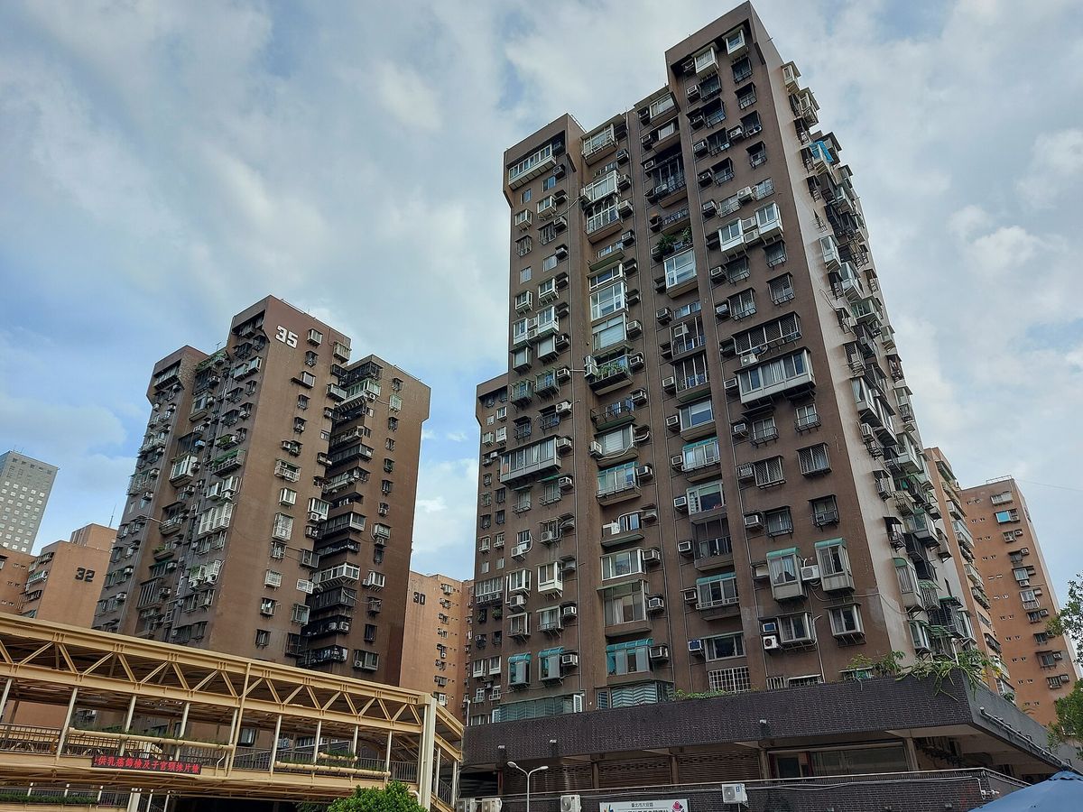Older high-rise apartment blocks in Da'an District, Taipei, with air conditioners on every window