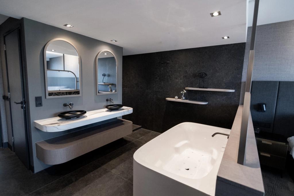 Tegelwerk bij Van der Valk Hotel Assen — foto 4