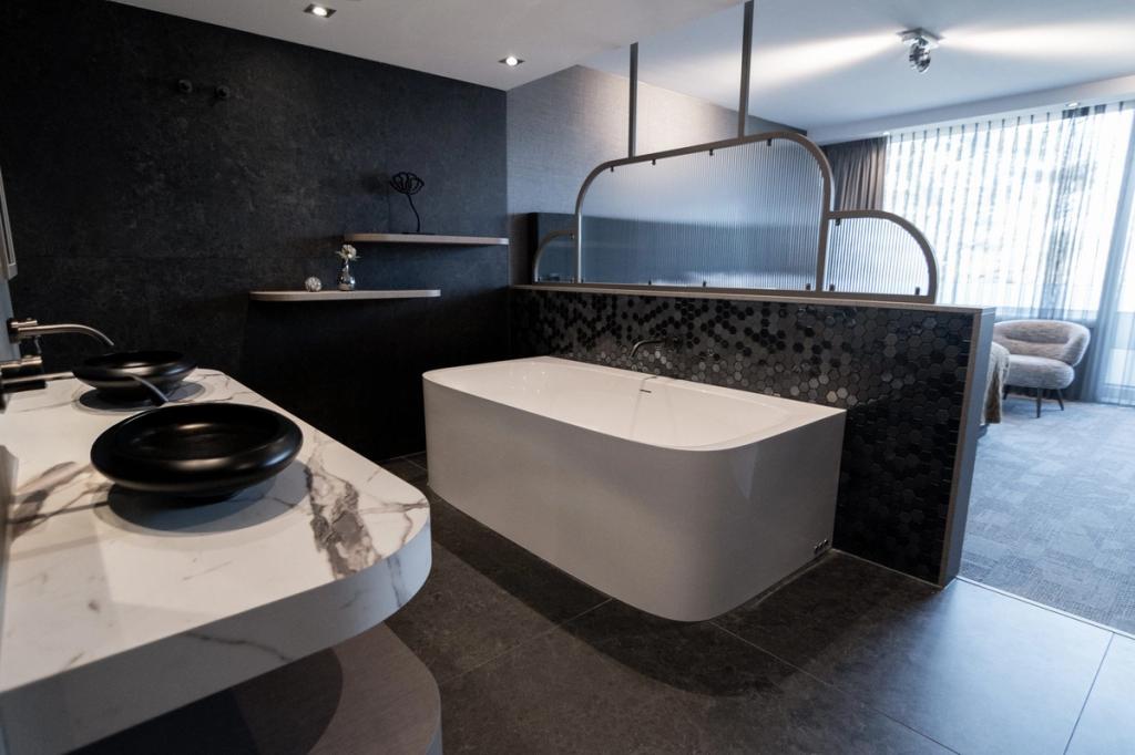 Tegelwerk bij Van der Valk Hotel Assen — foto 2