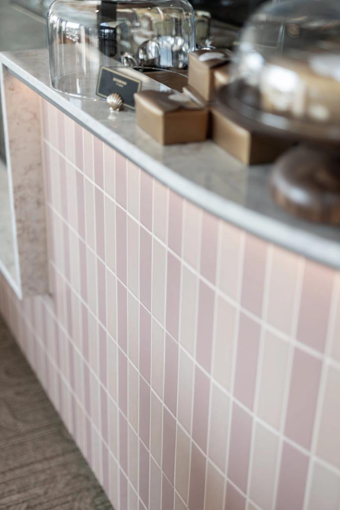 Tegelwerk bij Van der Valk Hotel Volendam — foto 2