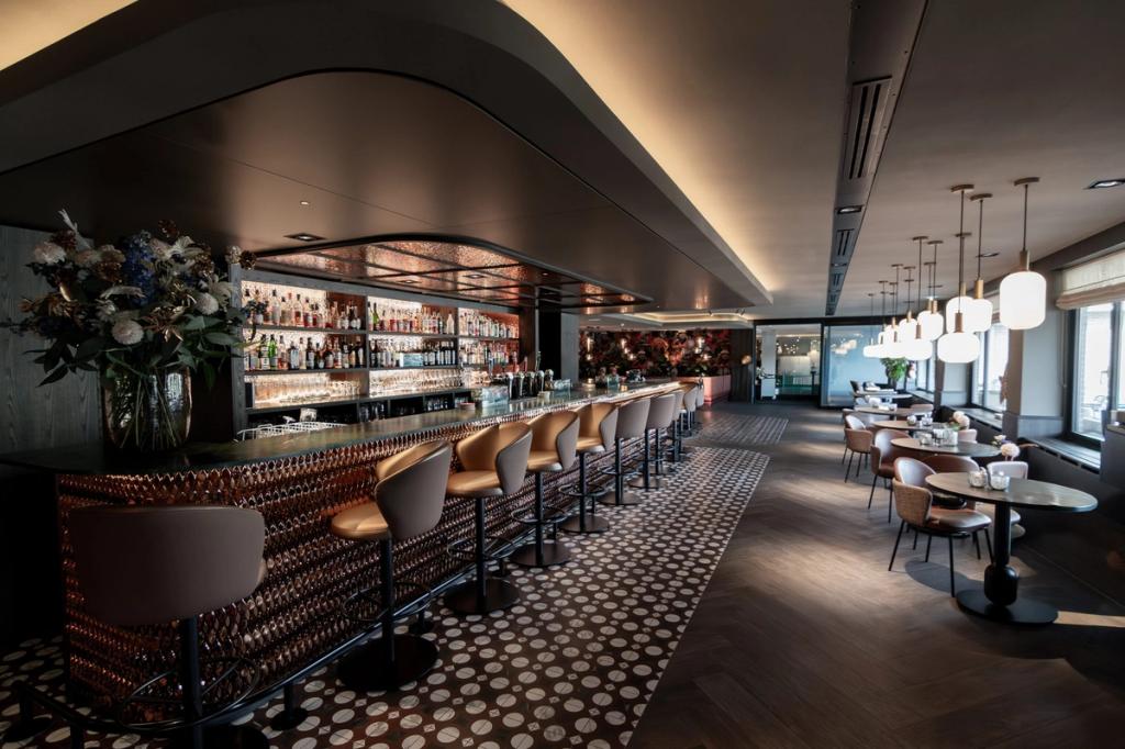 Tegelwerk bij Van der Valk Hotel Assen — foto 1