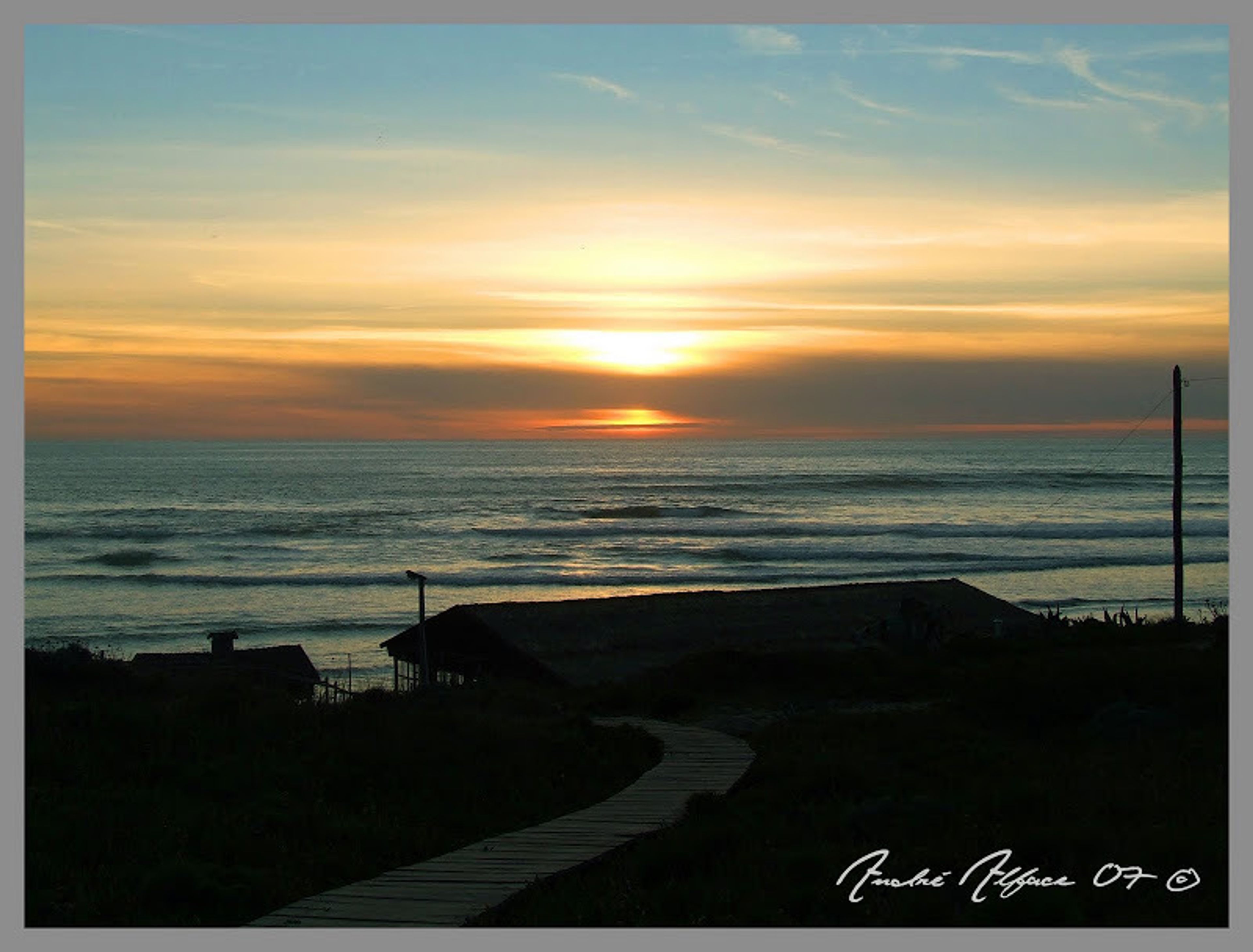 Pôr-do-sol no Farol de Milfontes - Fotografia