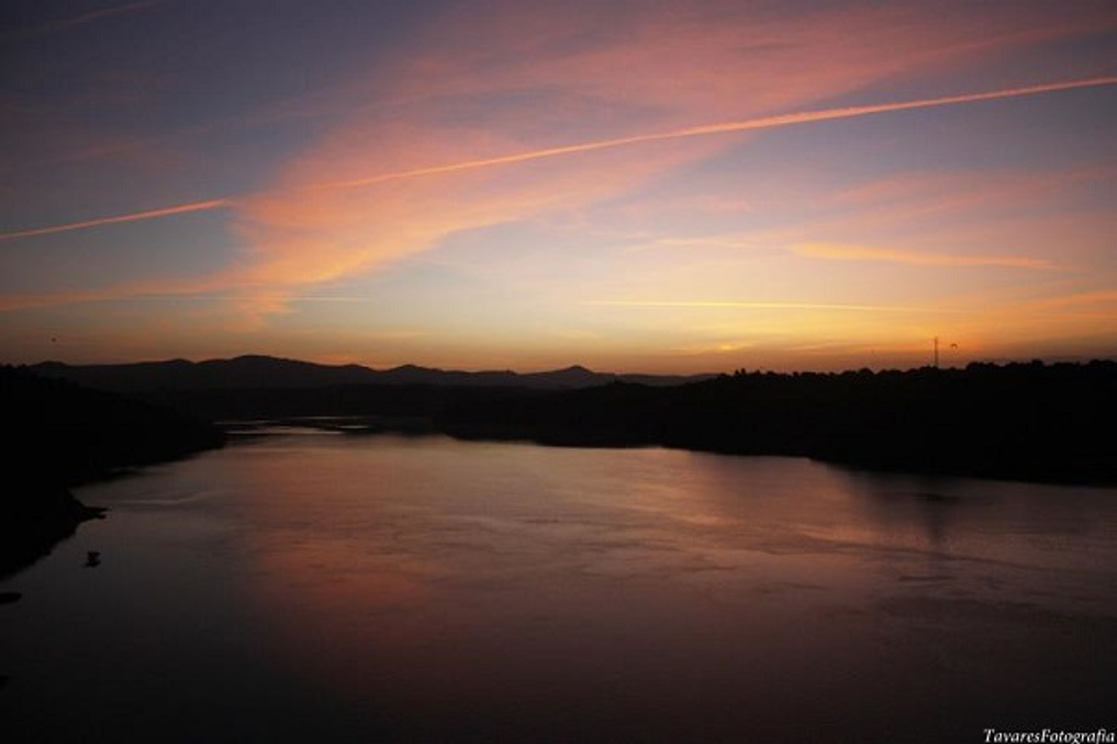 As Cores do Nascer do Sol No Mira