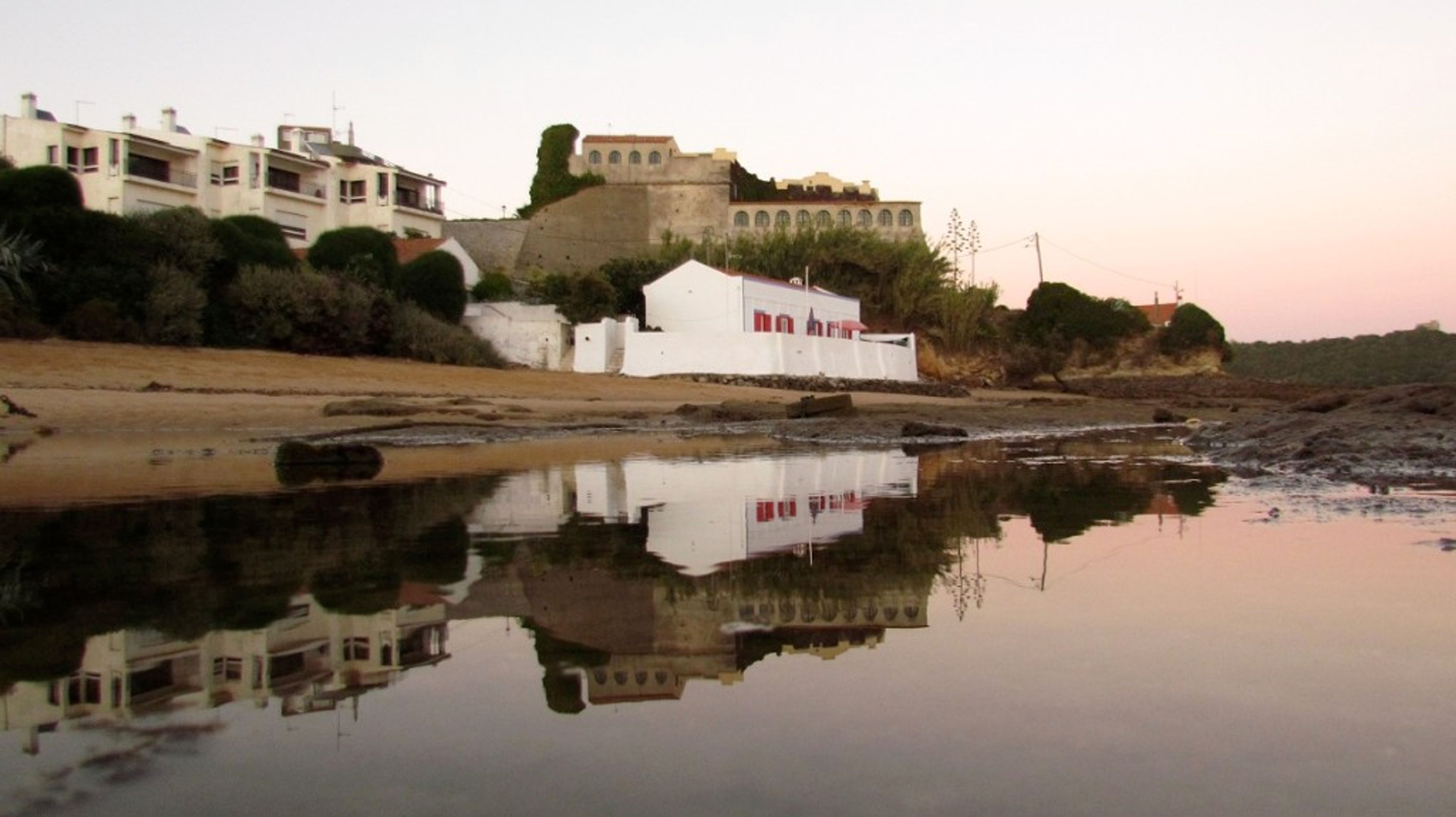 Forte de São Clemente Espelhado no Mira
