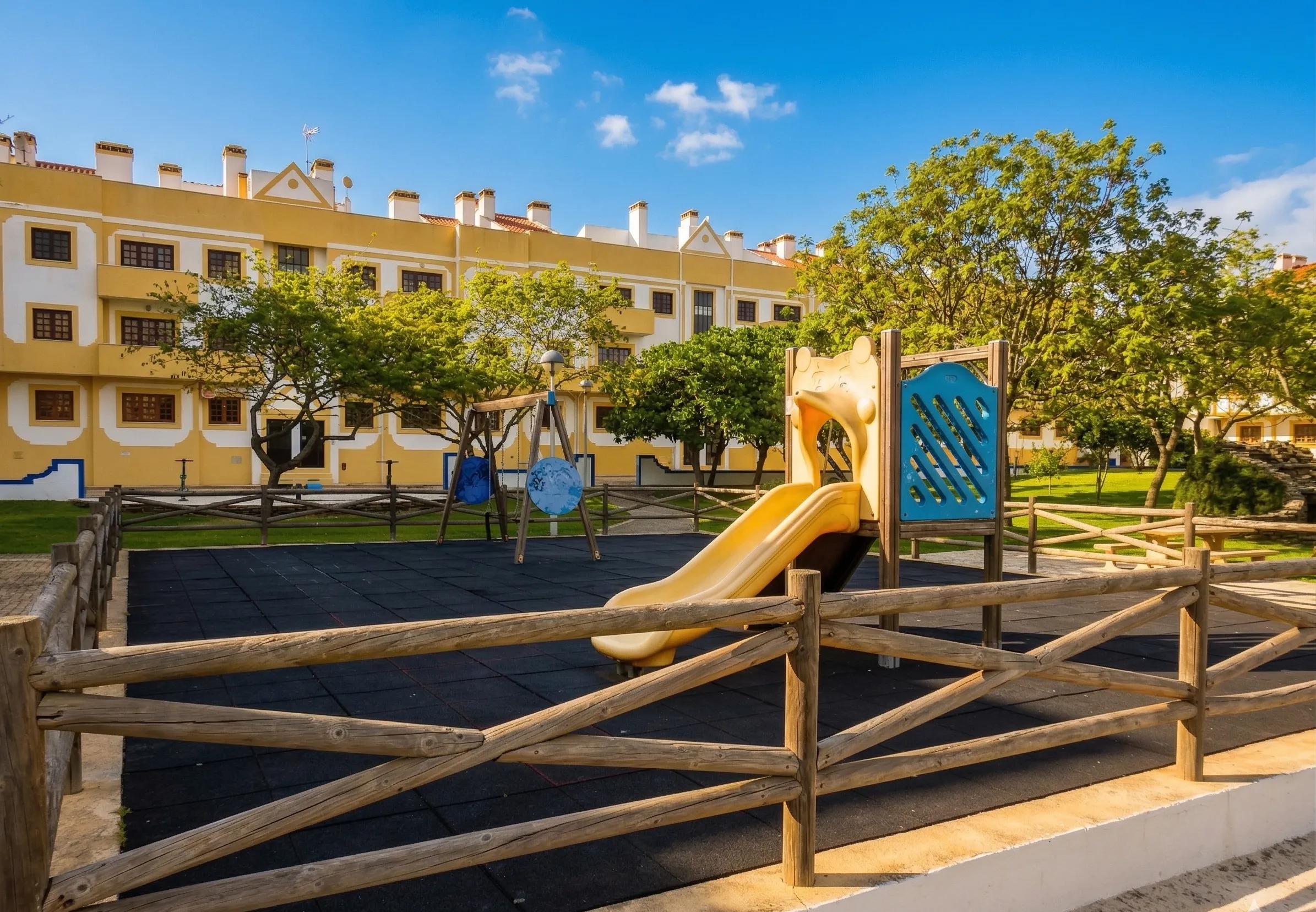 Grünfläche des Pinhal do Moinho Parks