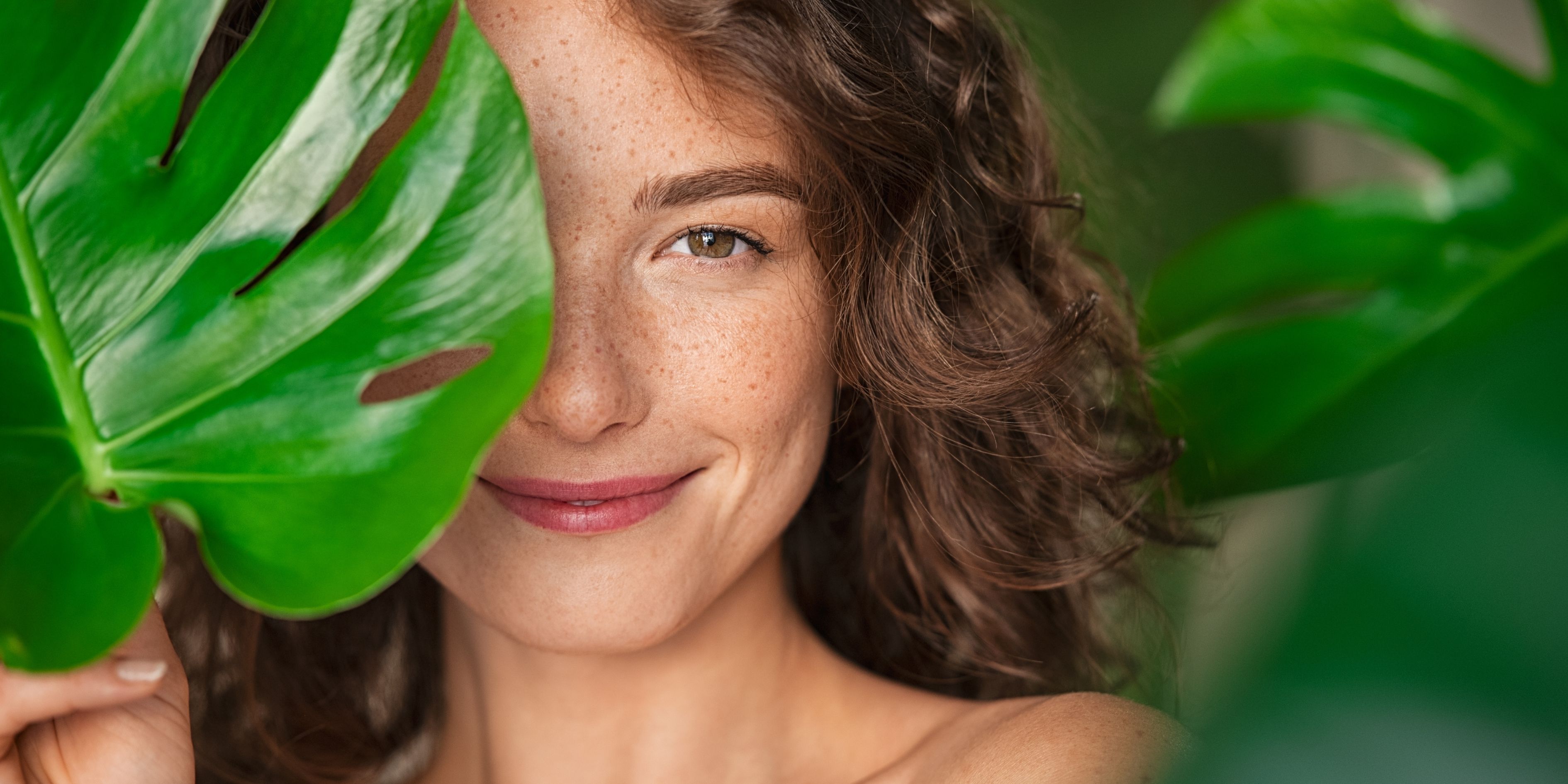 La longevidad como nuevo lujo silencioso: ciencia, belleza y conciencia para mujeres que quieren vivir más y mejor