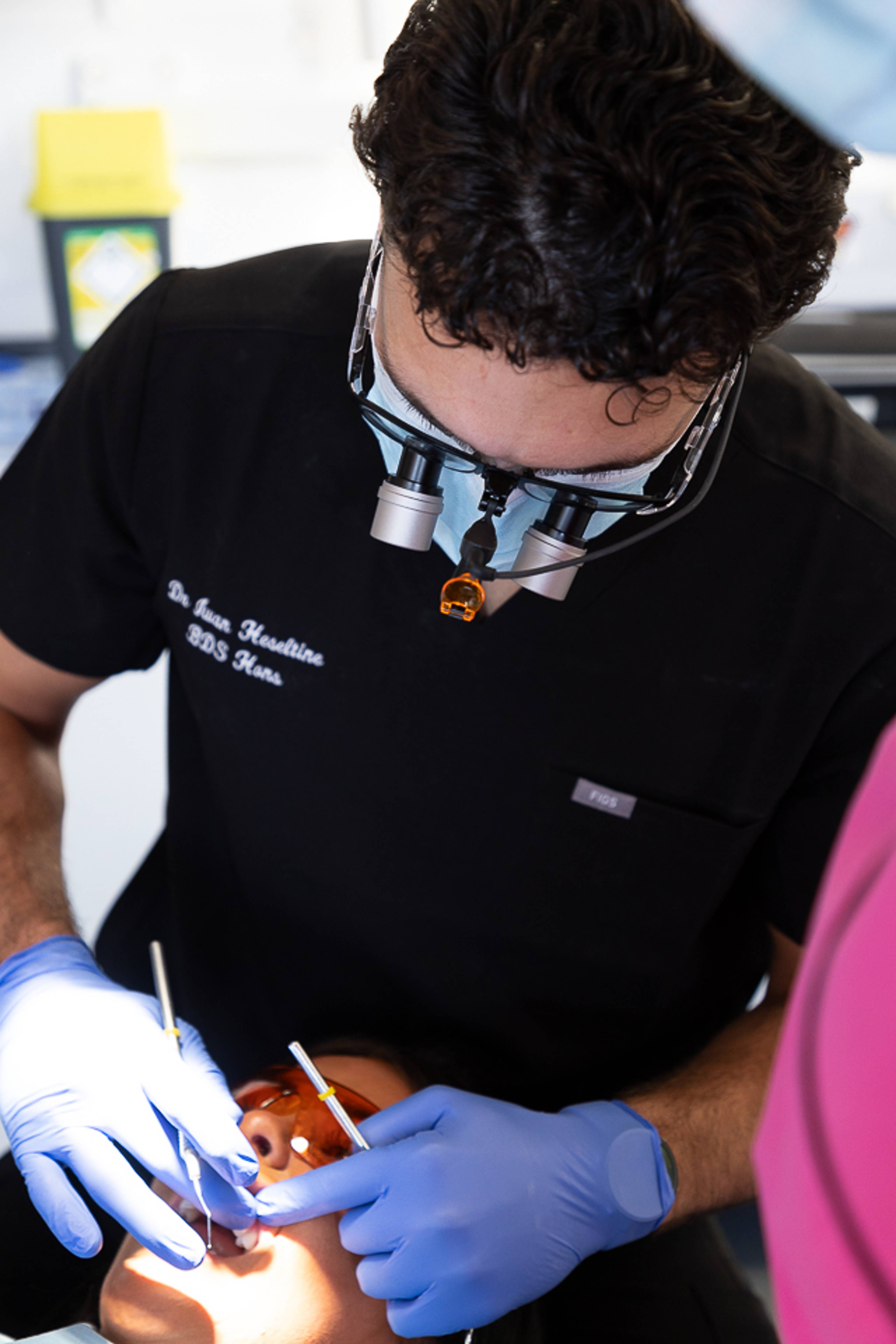 Asesiad ar gyfer pont ddeintyddol