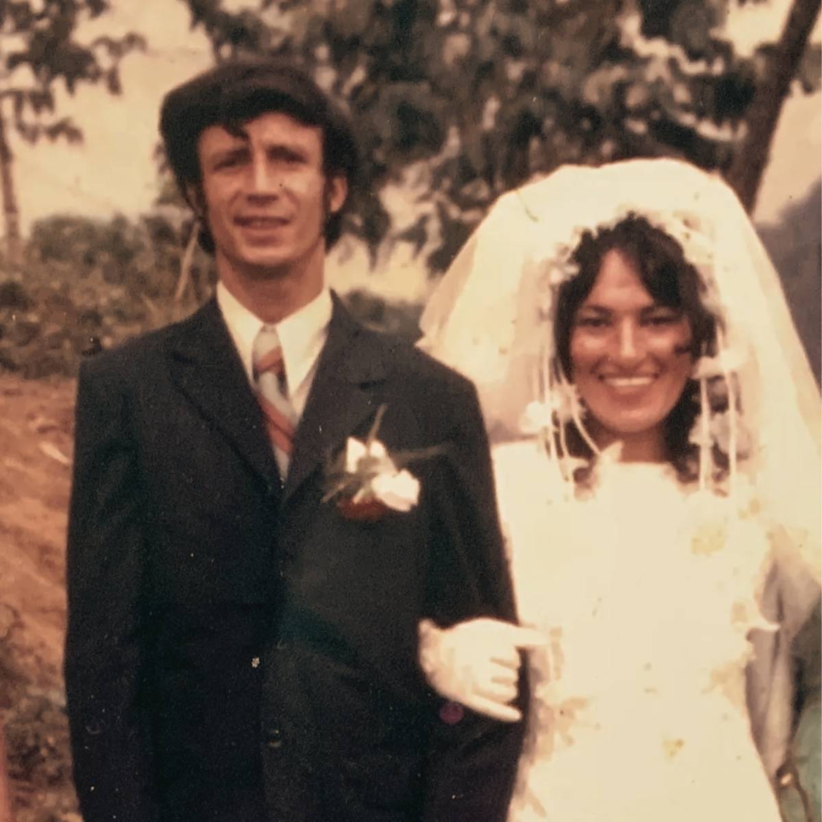 Los Abuelos Gerardo y Teresa - Los consolidadores del legado Mil400
