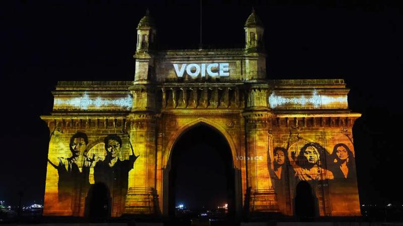 L'Oréal Stand Up Against Street Harassment - Gateway of India Projection Mapping