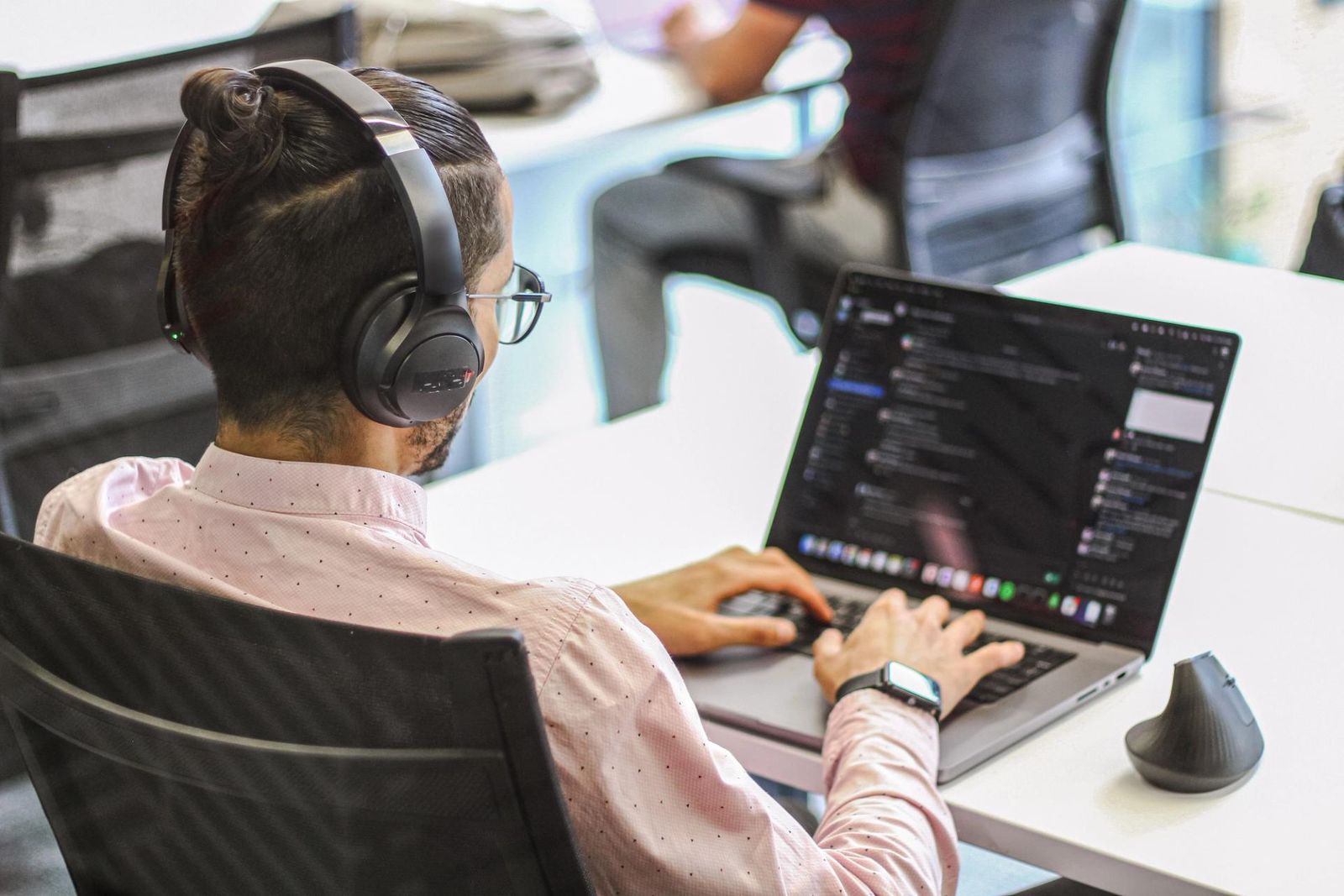 How Niche BMS Built a Mission-Critical Energy API with Nearshore Devs