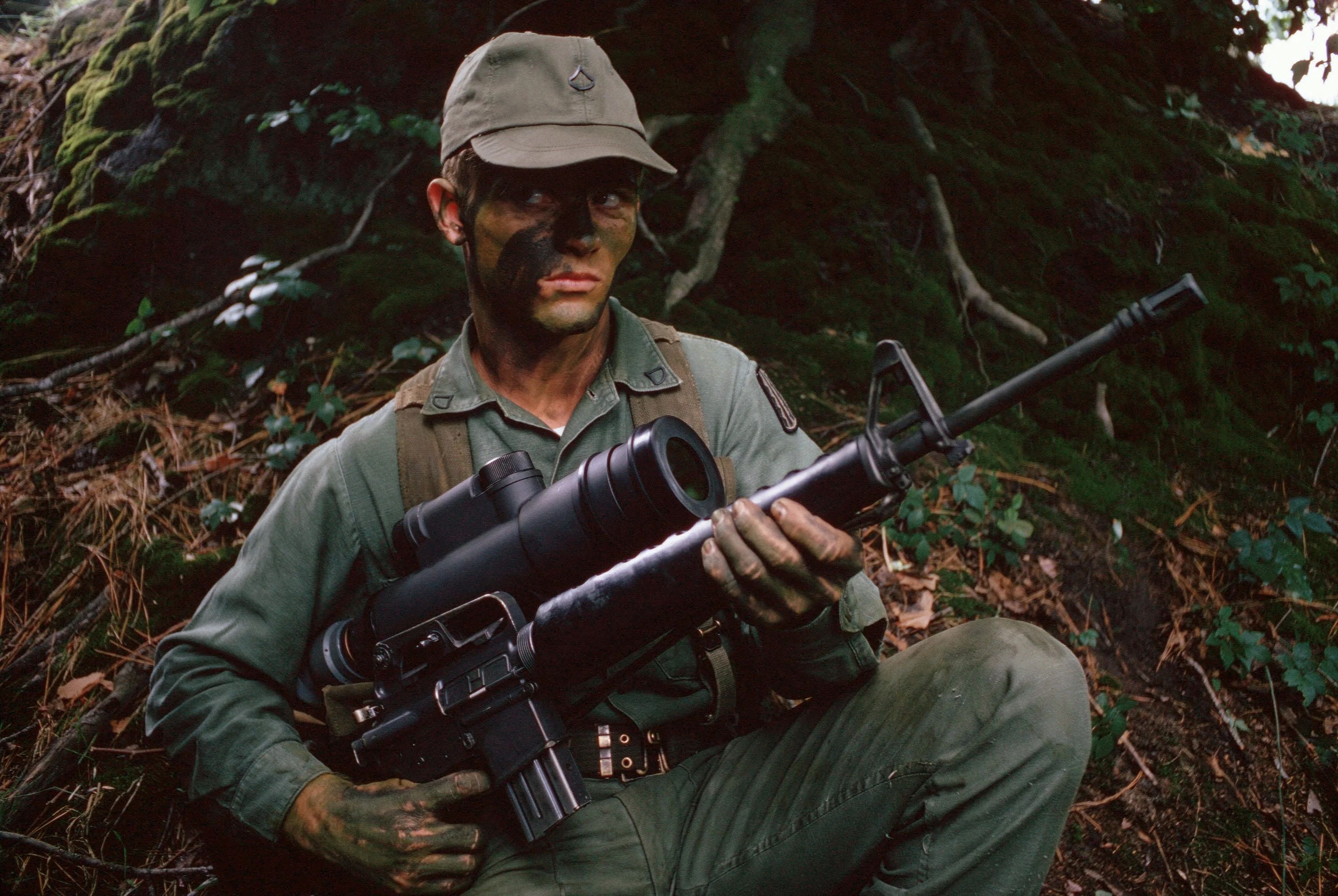 Vietnam-era U.S. soldier with M16A1 and AN/PVS-2 Starlight Scope