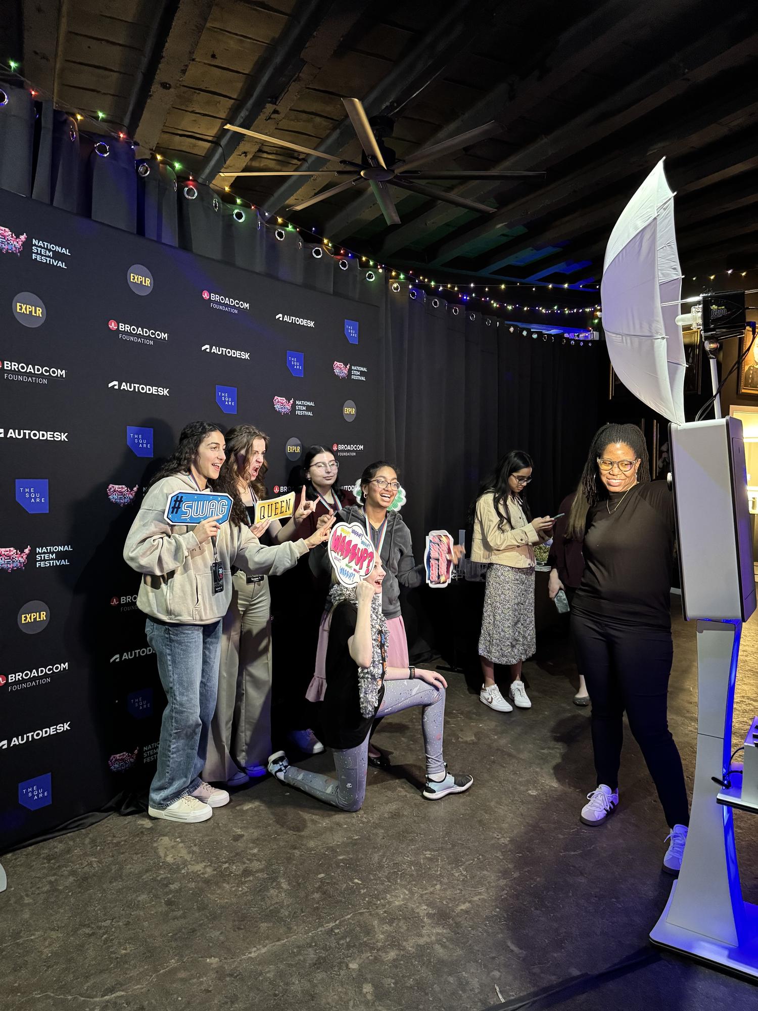 Photo booth with step-and-repeat