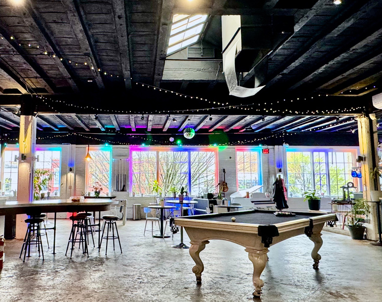 Pool table in the Lounge