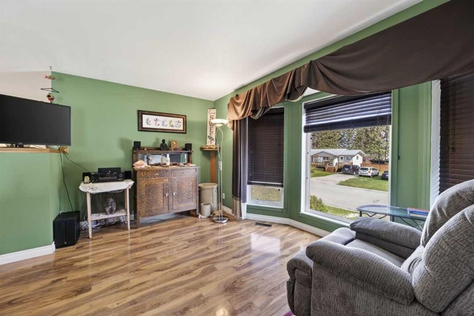 621 5 Avenue SW - Photo 3