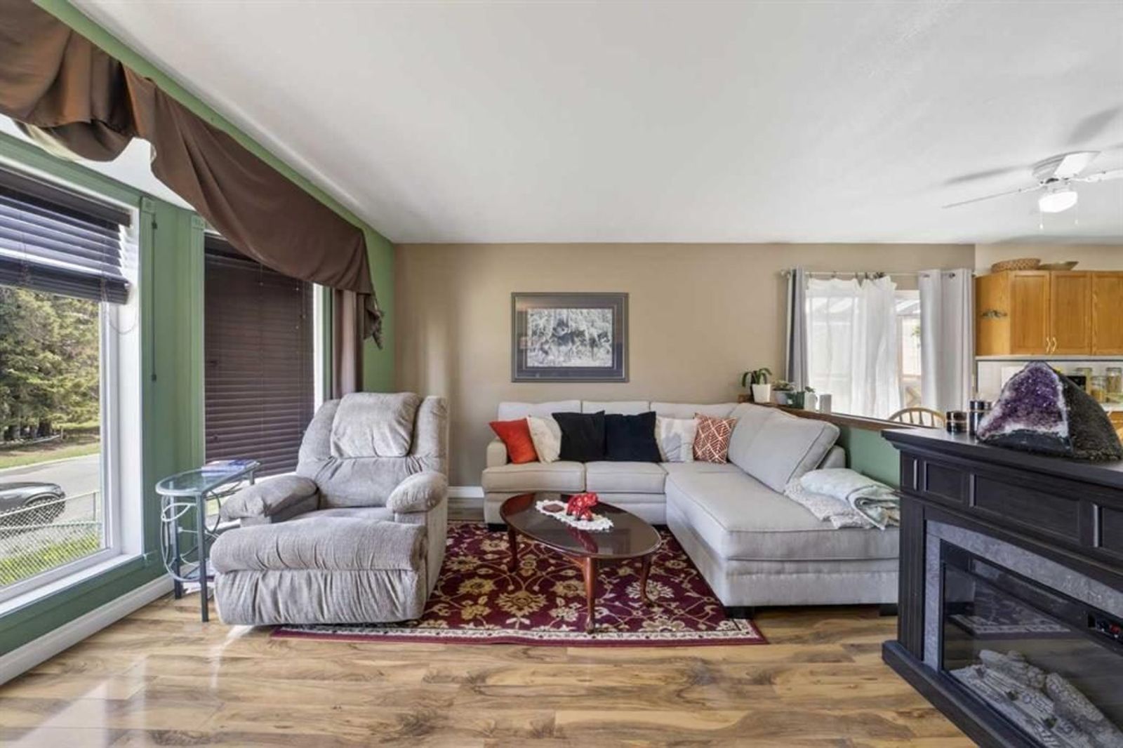621 5 Avenue SW - Photo 2