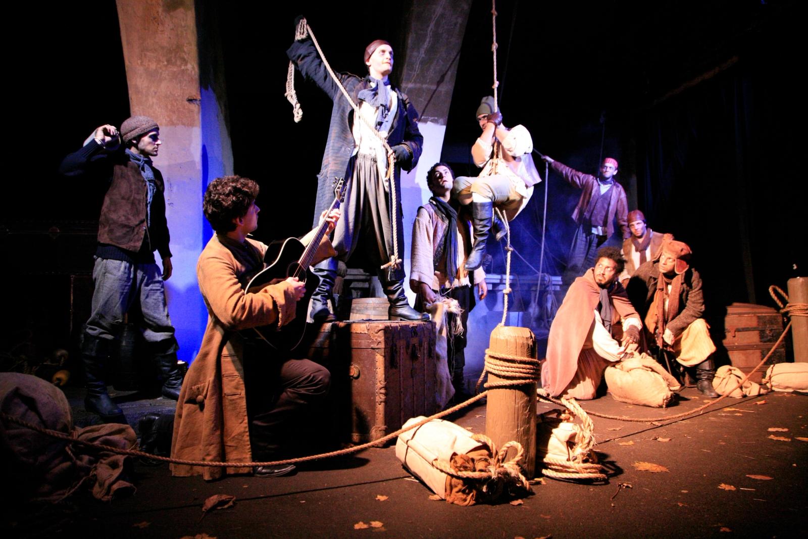 Production photo from Thunderbolt (2009)