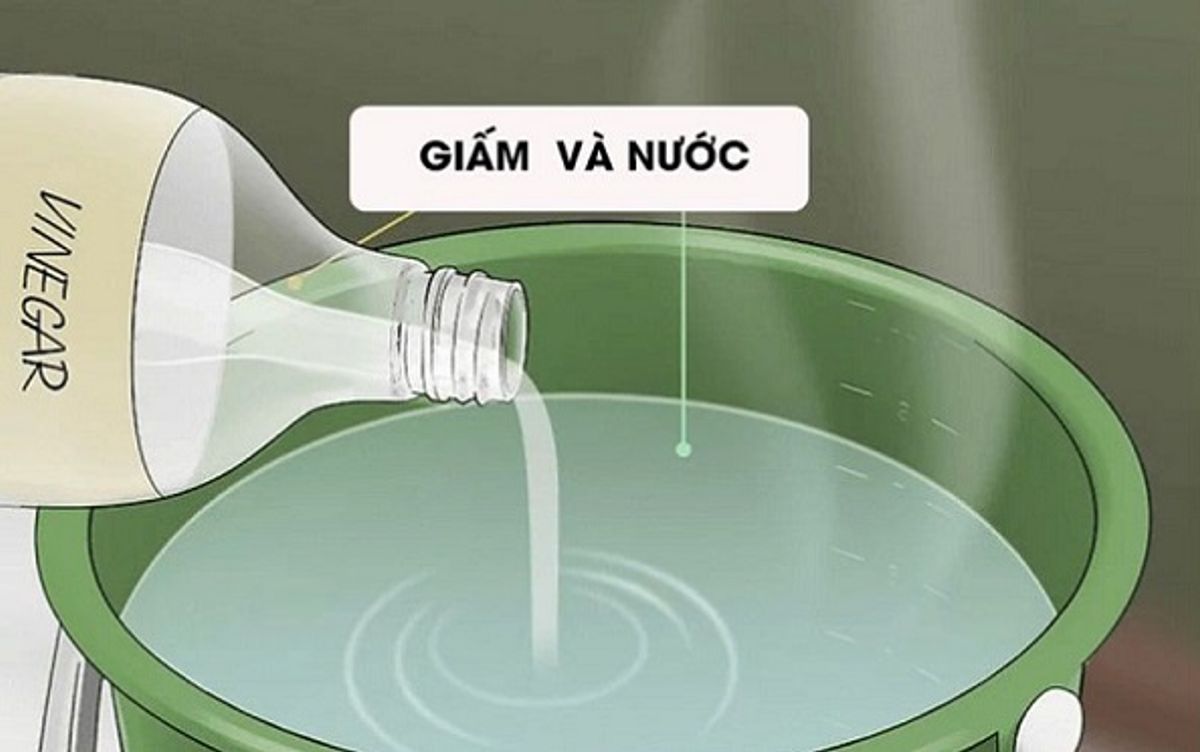 giấm và nước