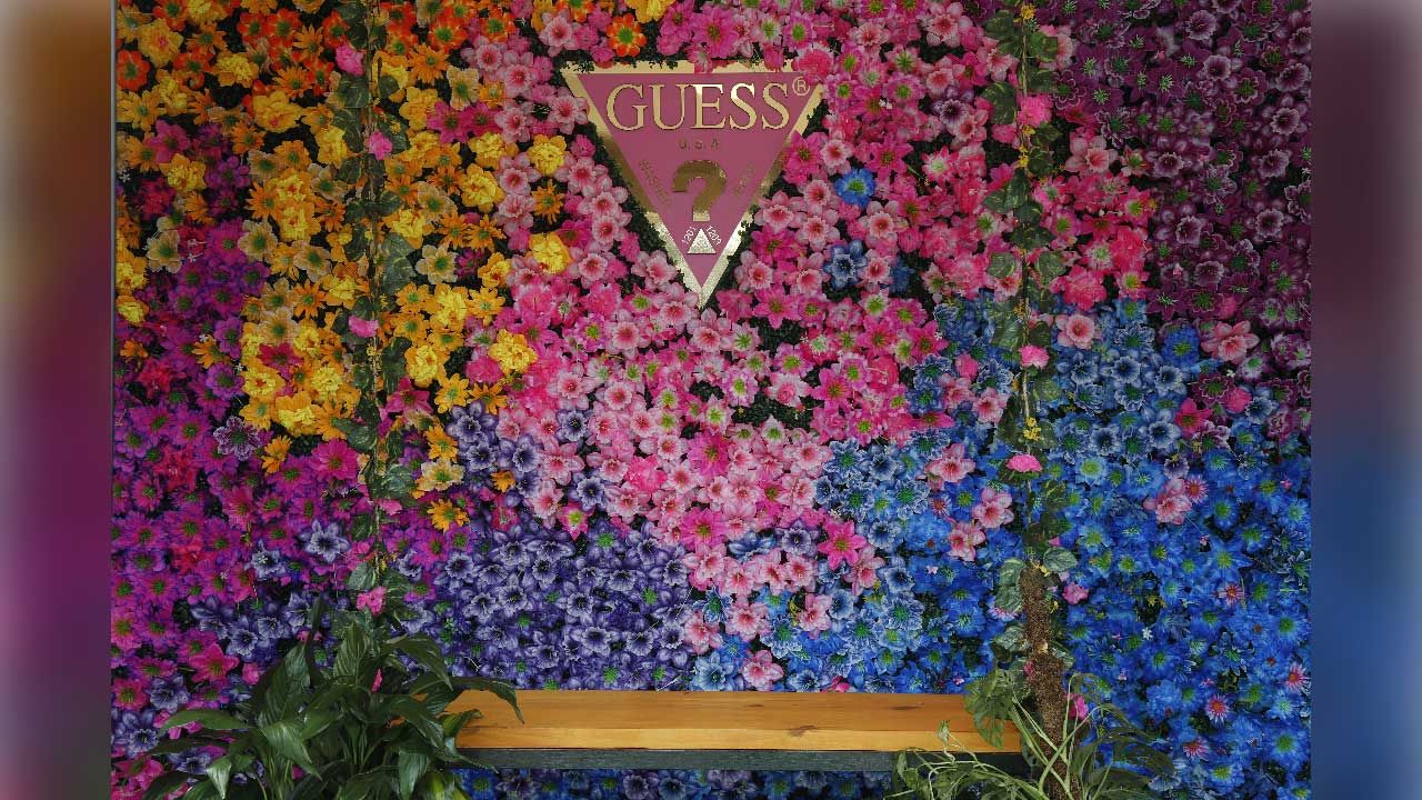 Guess — foto 2