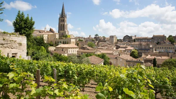 Bordeaux town St Emilion