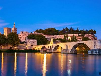 the rhone valley of france and chateauneuf-du-pape