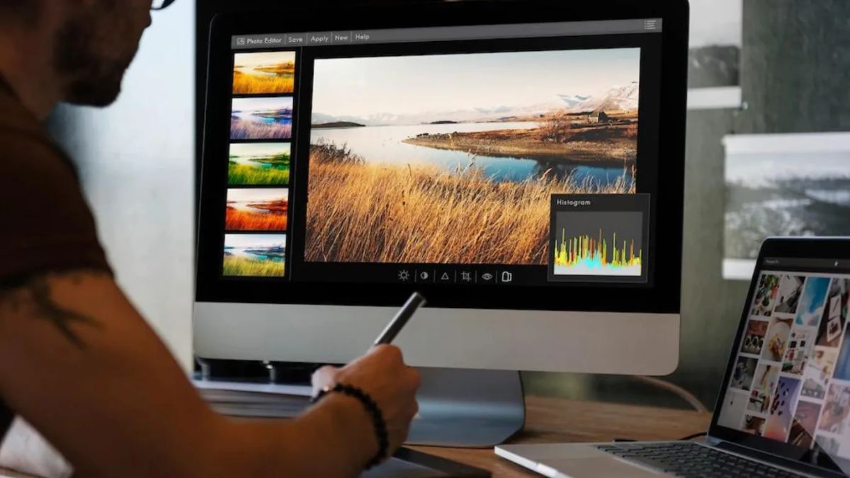 graphic artist editing using a tablet