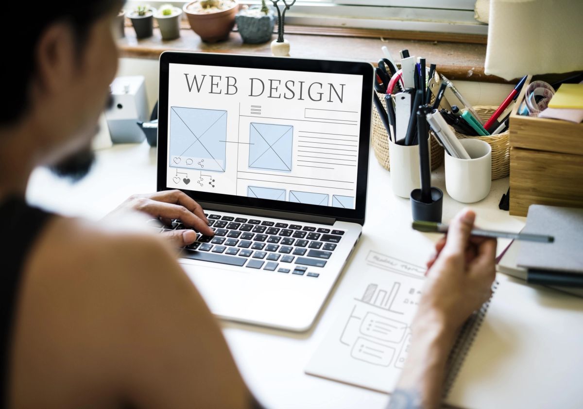 woman doing web design