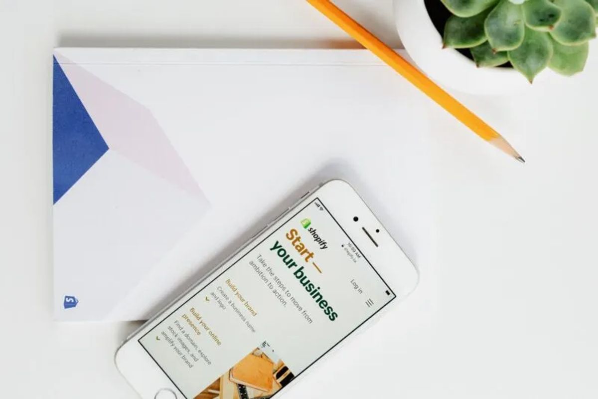 shopify flat lay
