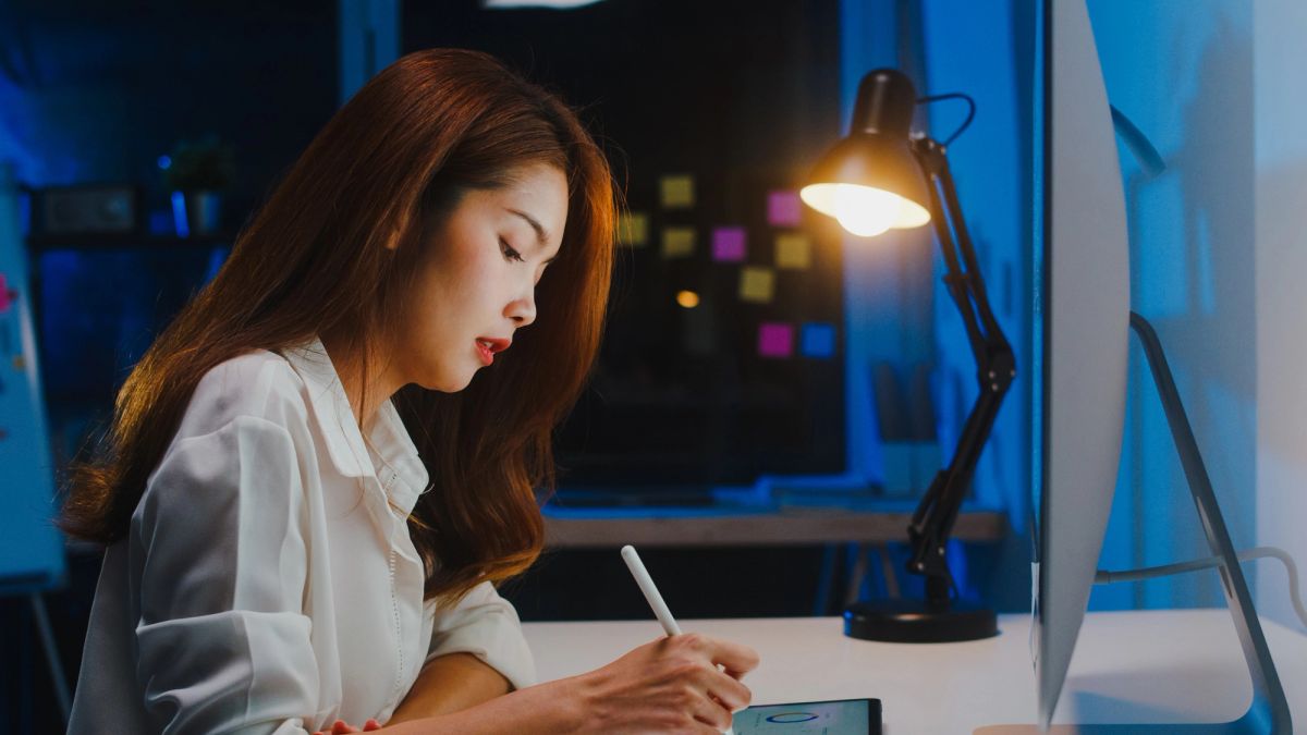 A Filipino Graphic Designer working for a US client