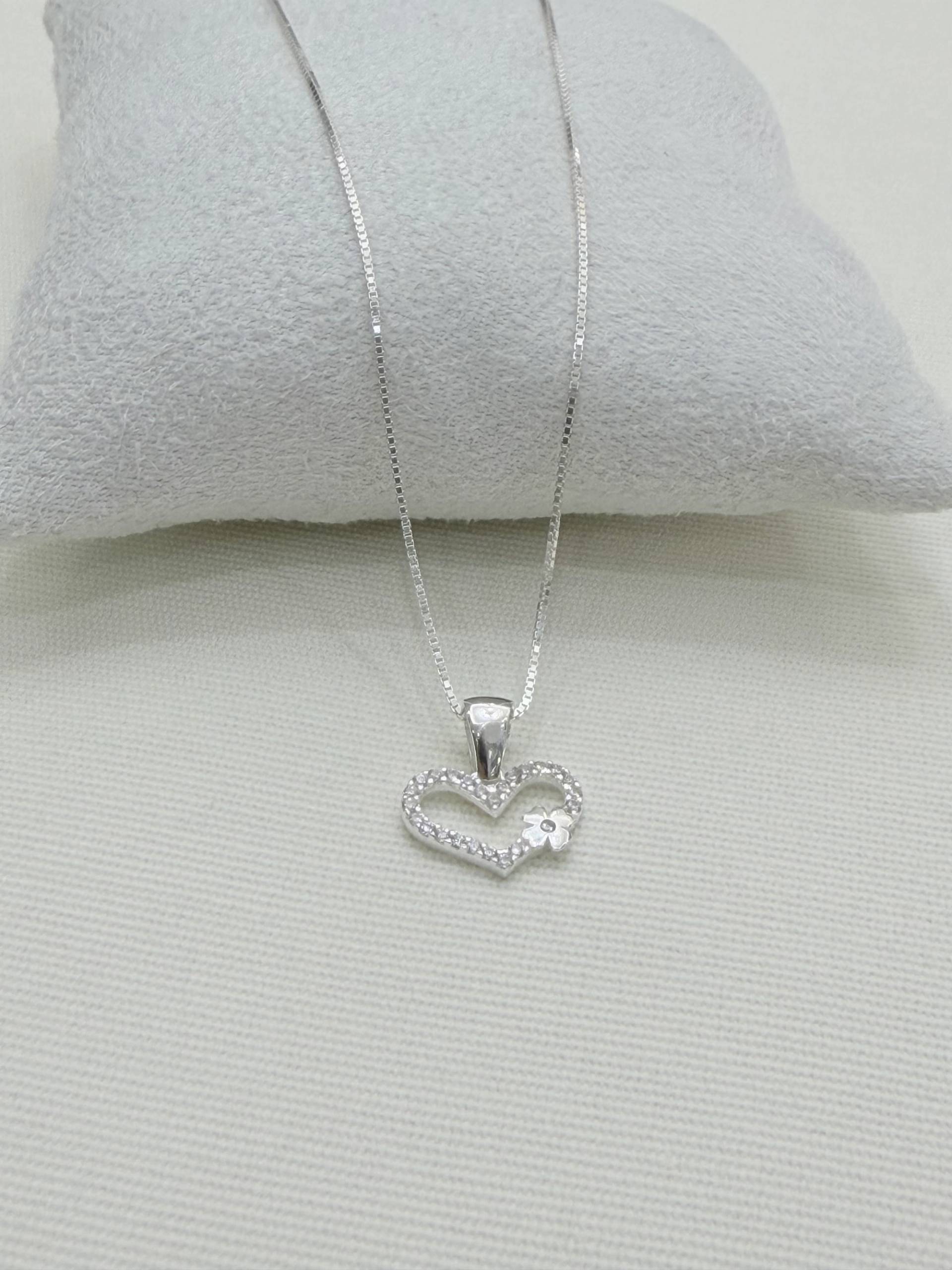 Cadena y dije corazón