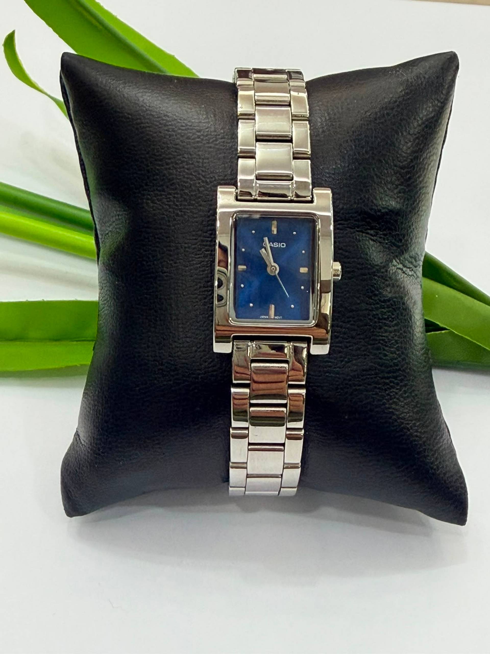 Reloj dama rectangular azul
