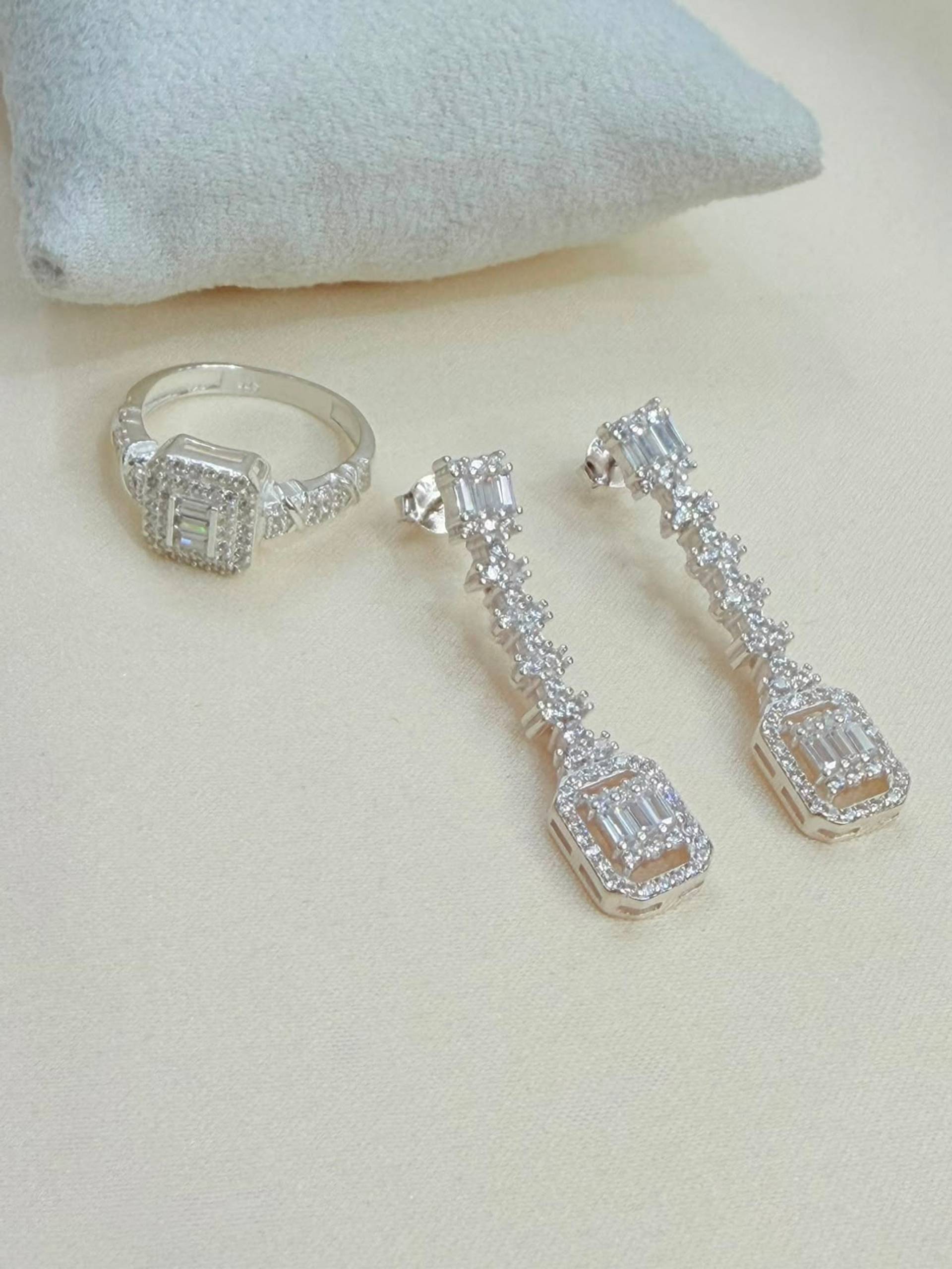 Juego de Aros y Anillo Elegance de plata 925